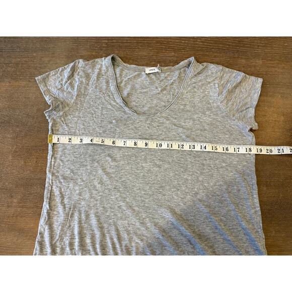 VINCE Heather Gray V Neck Tee T-Shirt Top Women size XS - Picture 8 of 8